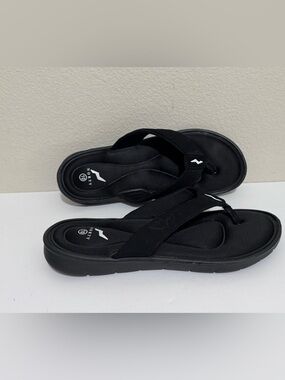 NORTY Black Women’s Cushioned Flip Flop Sandals - Sz 10